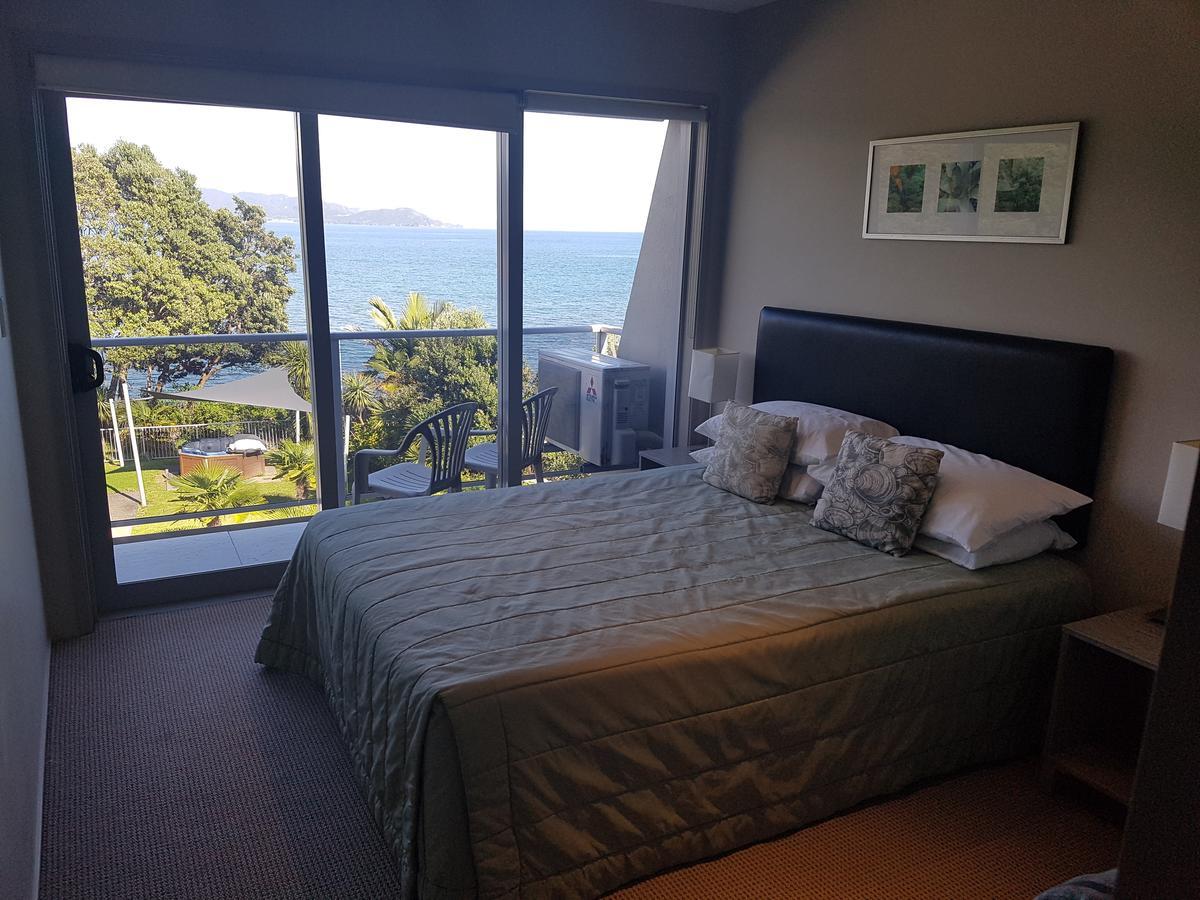 Te Kaha Beach Hotel Exterior photo