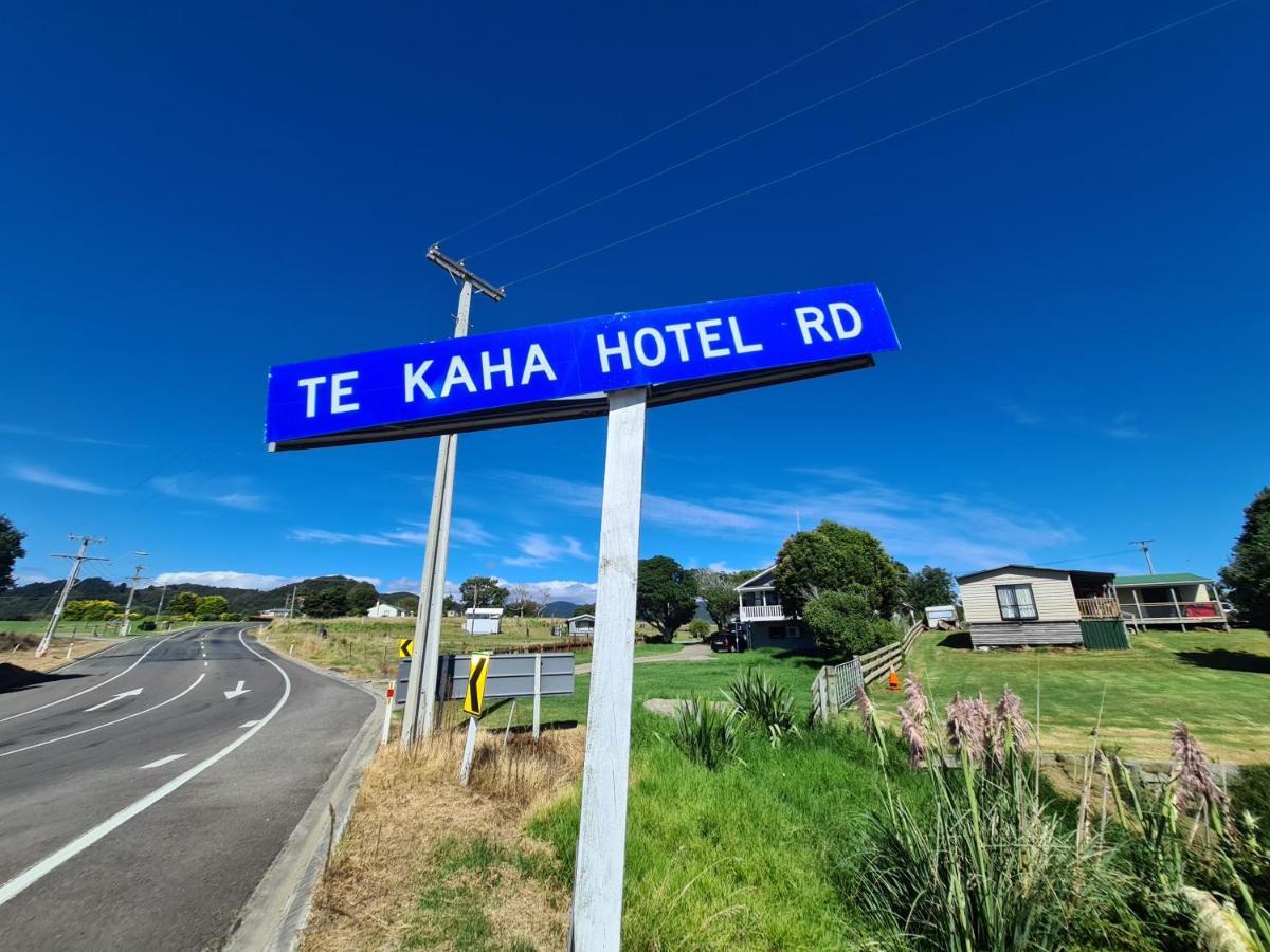 Te Kaha Beach Hotel Exterior photo
